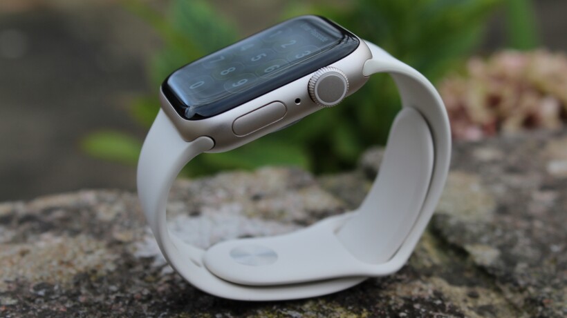 apple-watch-se-3-full-side-on